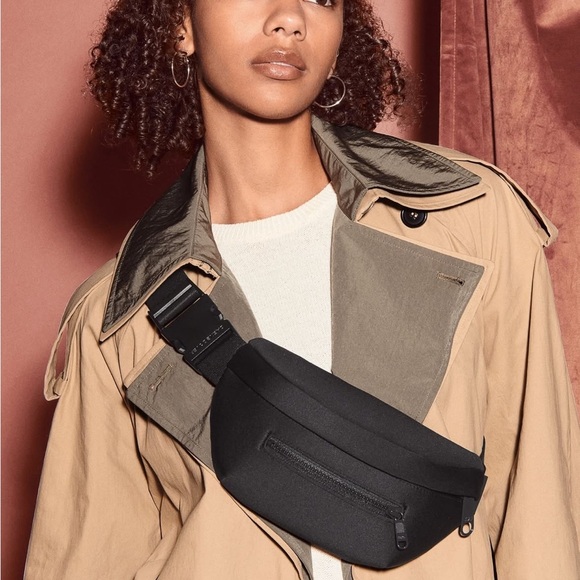 Dagne Dover Ace Neoprene Fanny Pack Onyx Black - Picture 1 of 16